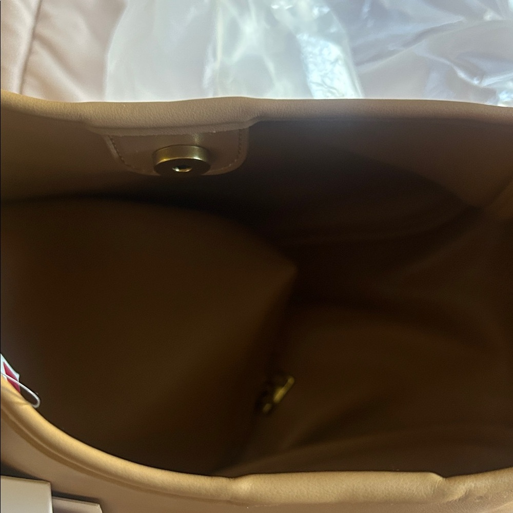 Miztique Classic Tan Shoulder Bag - Picture 7 of 8